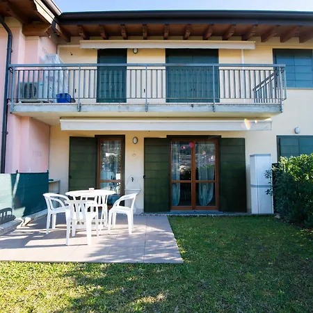 Casa Blu * توسكولانو ماديرنو